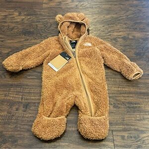 NWT The North Face Campshire Infant Baby Bear Furry Fuzzy onesie Bunting 3-6M